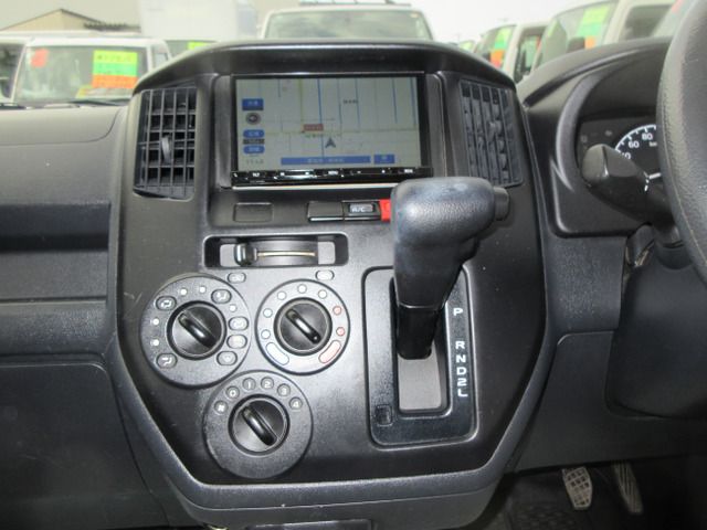 MAZDA BONGO TRUCK 2WD 2022 Image 31