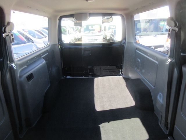 NISSAN NV350 CARAVAN 2020 Image 31
