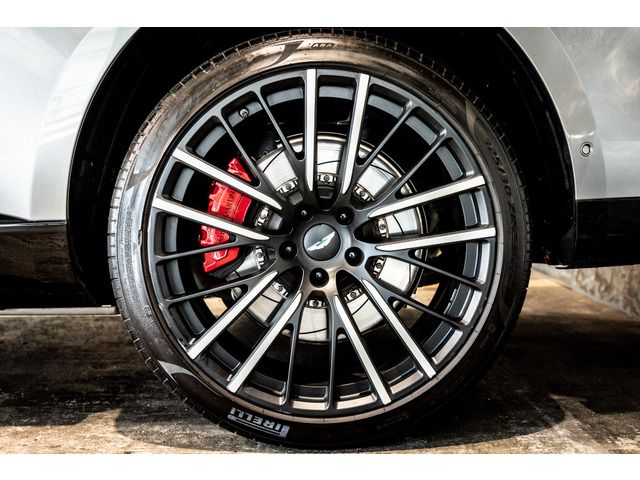 ASTON MARTIN SUV 2024 Image 31