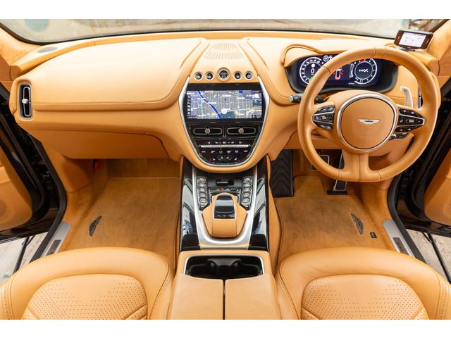 ASTON MARTIN SUV 2022 Image 31