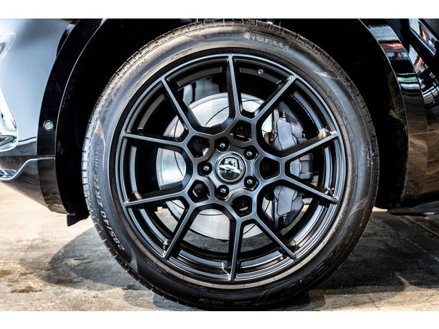 ASTON MARTIN SUV 2022 Image 31