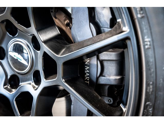 ASTON MARTIN SUV 2022 Image 31