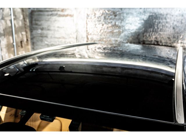 ASTON MARTIN SUV 2022 Image 31