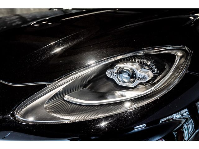 ASTON MARTIN SUV 2022 Image 31