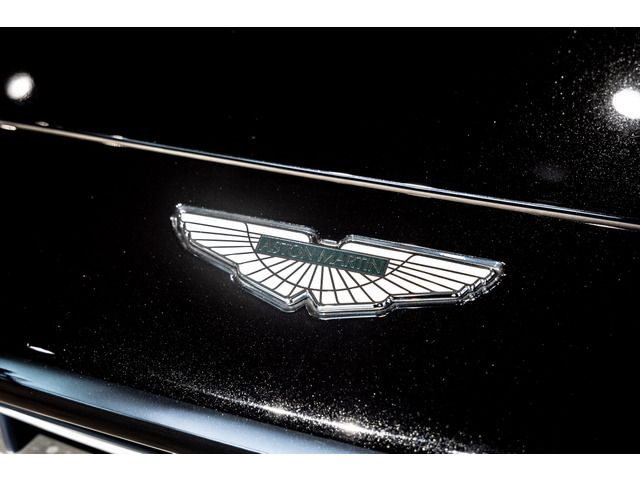 ASTON MARTIN SUV 2022 Image 31