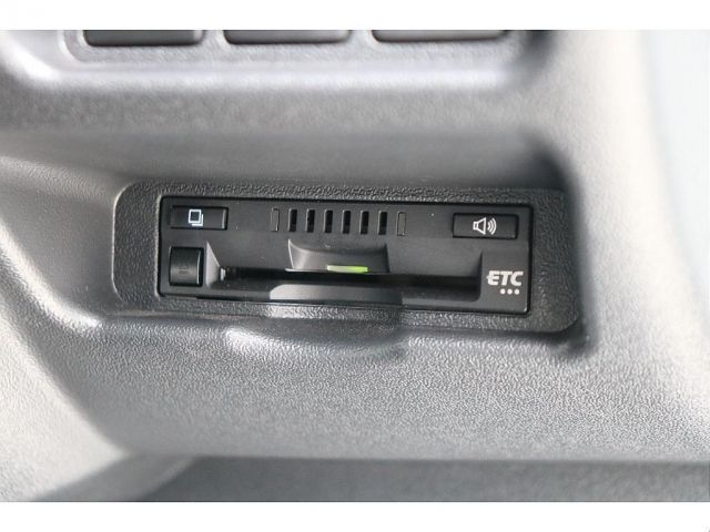 TOYOTA HIACE VAN 4WD 2023 Image 31