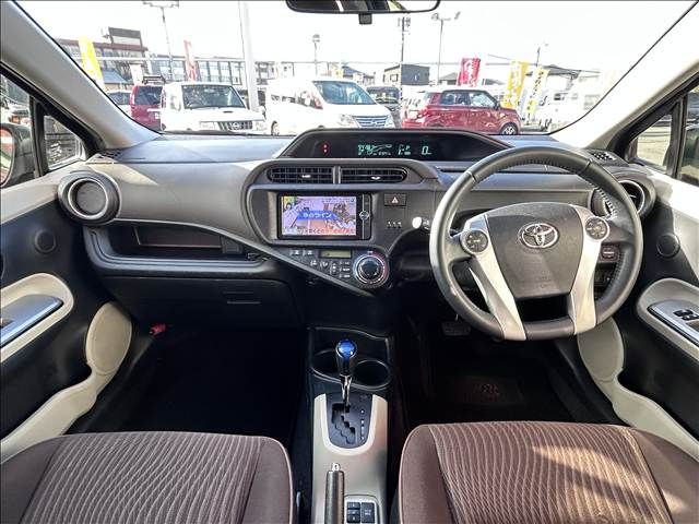 TOYOTA AQUA 2013 Image 31