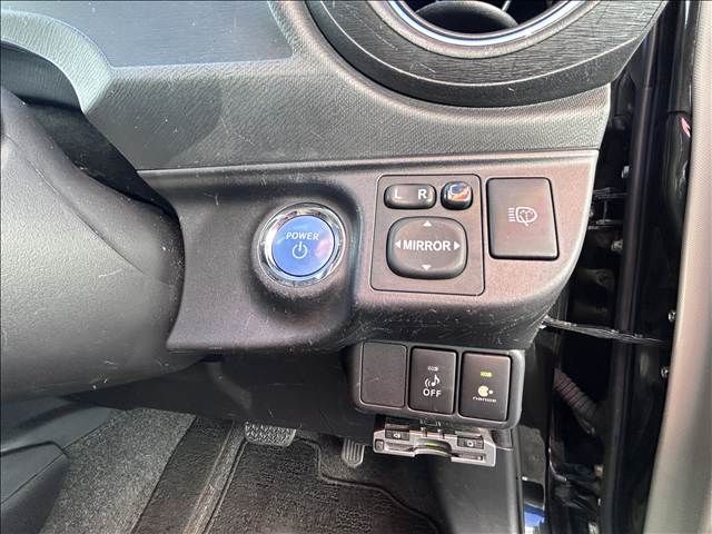 TOYOTA AQUA 2013 Image 31