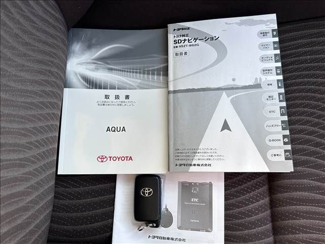 TOYOTA AQUA 2013 Image 31