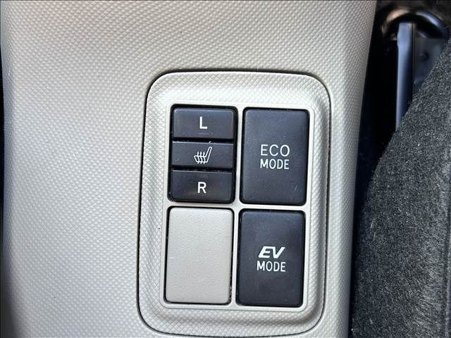 TOYOTA AQUA 2013 Image 31