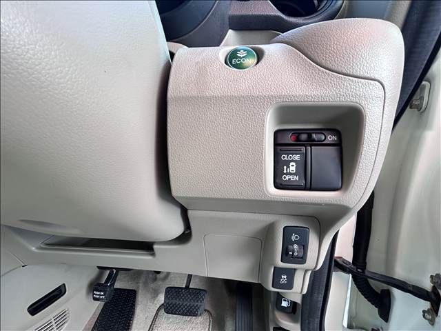 HONDA N BOX 2013 Image 31