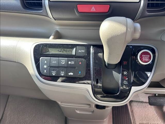 HONDA N BOX 2013 Image 31