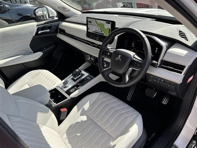 MITSUBISHI OUTLANDER PHEV 2024 Image 31