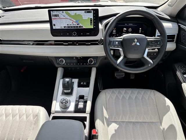 MITSUBISHI OUTLANDER PHEV 2024 Image 31