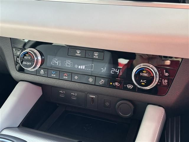 MITSUBISHI OUTLANDER PHEV 2024 Image 31