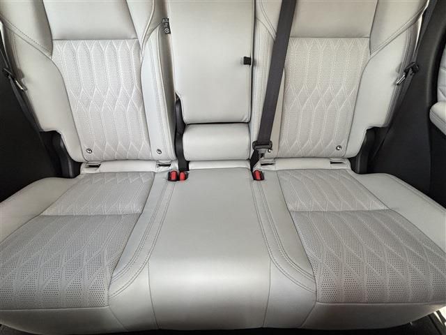 MITSUBISHI OUTLANDER PHEV 2024 Image 31