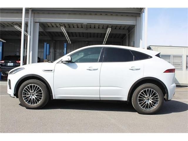 JAGUAR E-PACE 2018 Image 31