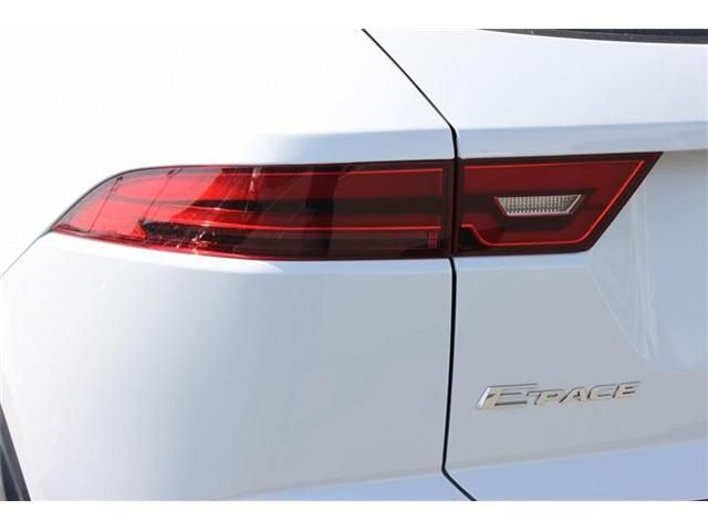 JAGUAR E-PACE 2018 Image 31