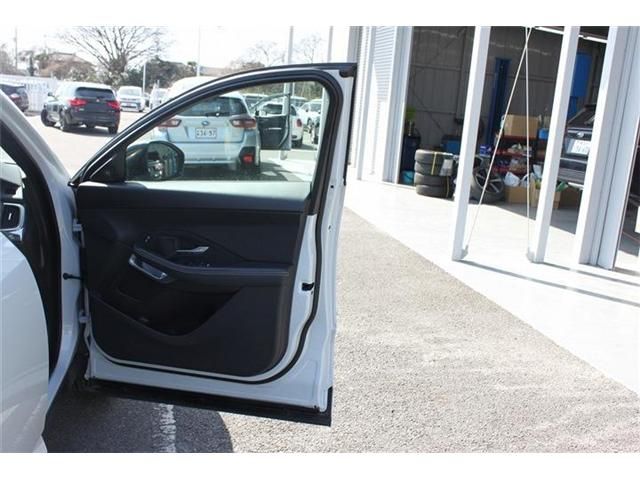 JAGUAR E-PACE 2018 Image 31