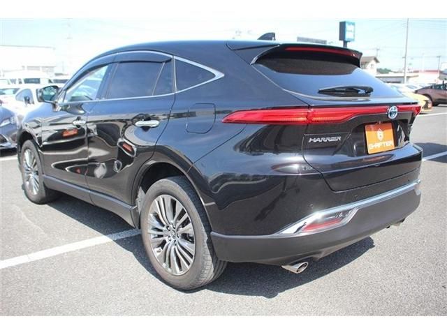 TOYOTA HARRIER HYBRID 2023 Image 31