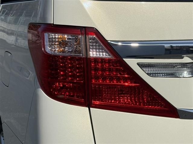 TOYOTA ALPHARD 2012 Image 31