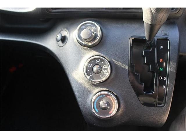 TOYOTA SIENTA 2015 Image 31