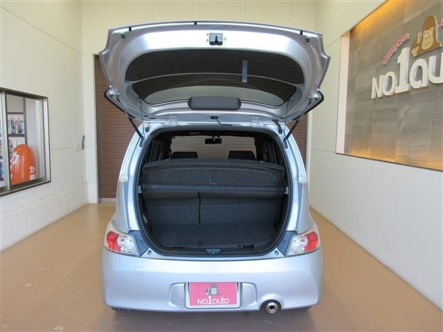 TOYOTA BB 2011 Image 31