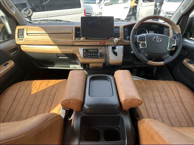 TOYOTA HIACE VAN 4WD 2026 Image 31