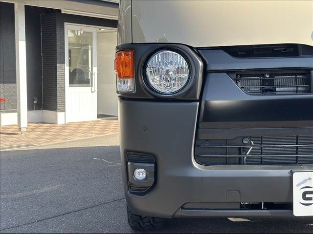 TOYOTA HIACE VAN 4WD 2026 Image 31
