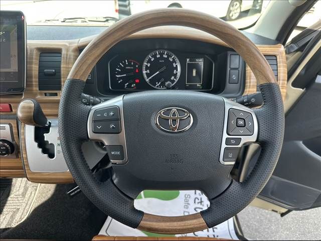 TOYOTA HIACE VAN 4WD 2026 Image 31