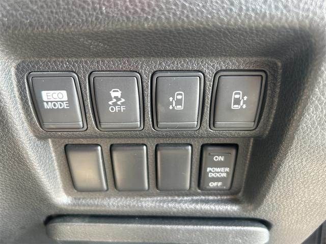 NISSAN ELGRAND 2012 Image 31