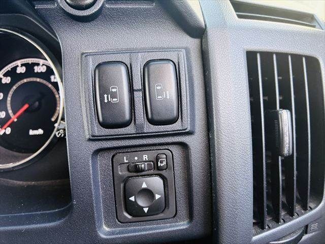 MITSUBISHI DELICA D:5 2WD 2011 Image 31