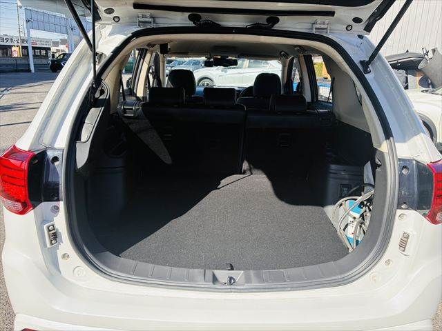 MITSUBISHI OUTLANDER PHEV 2015 Image 31