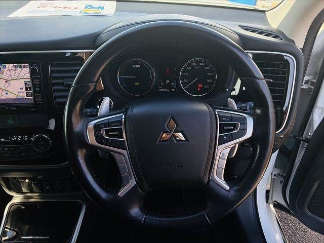 MITSUBISHI OUTLANDER PHEV 2015 Image 31