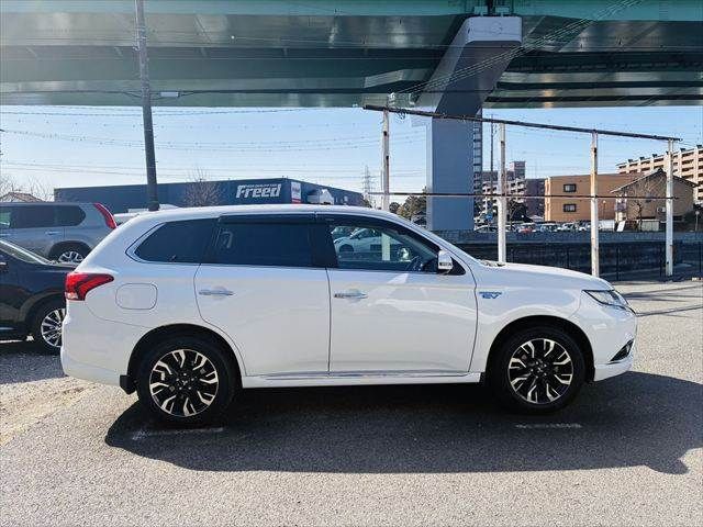 MITSUBISHI OUTLANDER PHEV 2015 Image 31