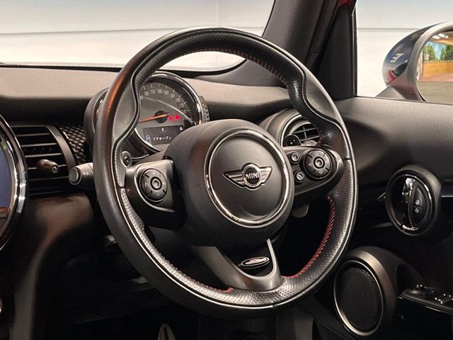 BMW MINI COOPER S 5D 2015 Image 31