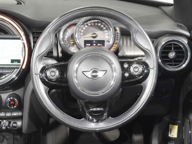 BMW MINI COOPER S OP 2017 Image 31