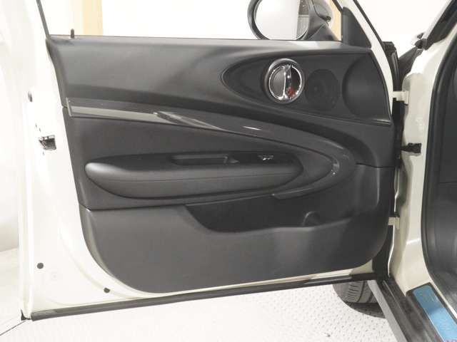 BMW MINI COOPER S CL 2018 Image 31