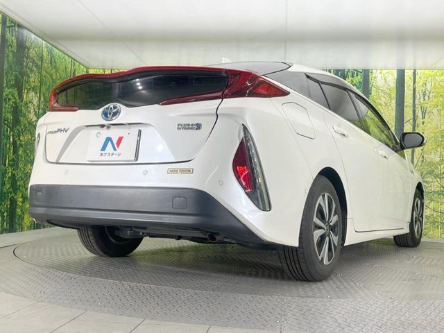 TOYOTA PRIUS PHV 2017 Image 31