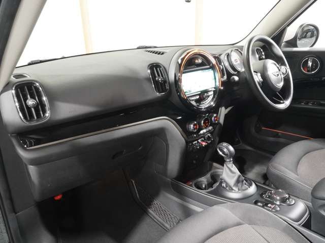 BMW MINI COOPER D CR 2018 Image 31