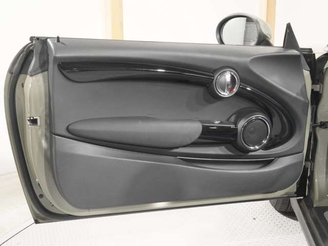 BMW MINI COOPER OPEN 2018 Image 31