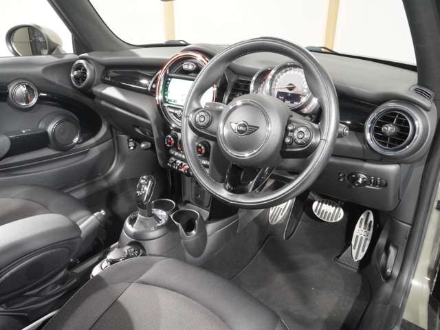 BMW MINI COOPER OPEN 2018 Image 31