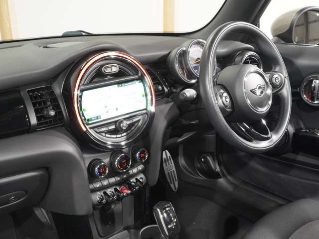 BMW MINI COOPER OPEN 2018 Image 31