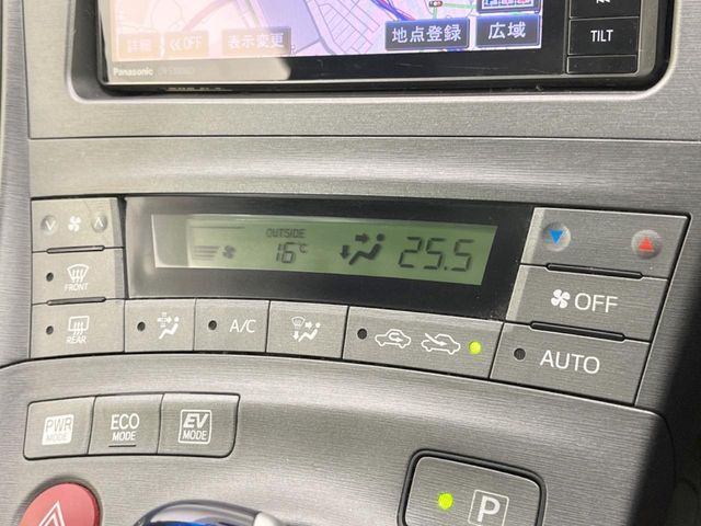 TOYOTA PRIUS 2012 Image 31