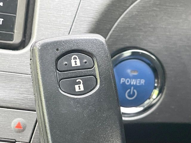 TOYOTA PRIUS 2012 Image 31