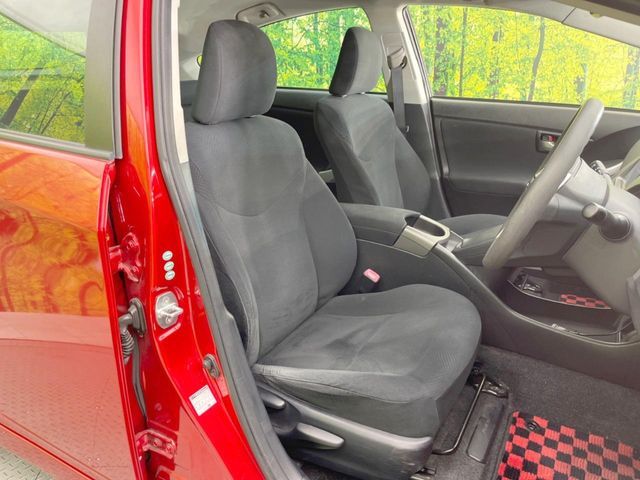 TOYOTA PRIUS 2012 Image 31