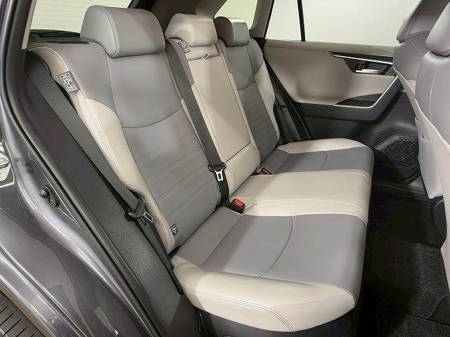 TOYOTA RAV4 HYBRID 4WD 2019 Image 31