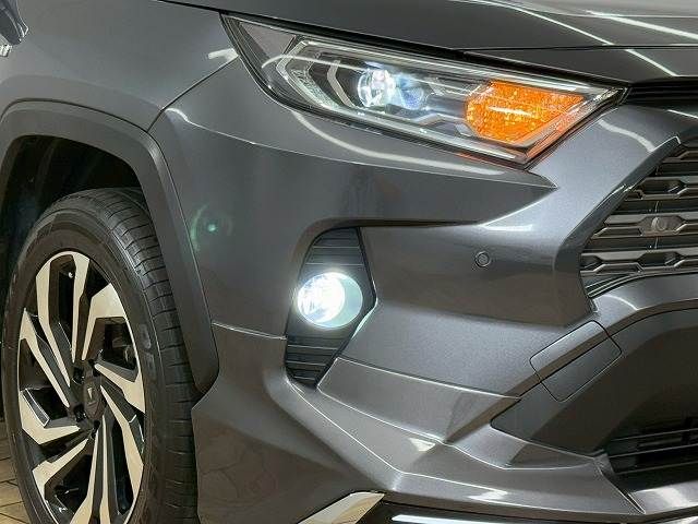 TOYOTA RAV4 HYBRID 4WD 2019 Image 31
