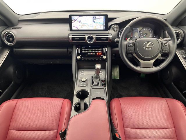 TOYOTA LEXUS IS300 2022 Image 31