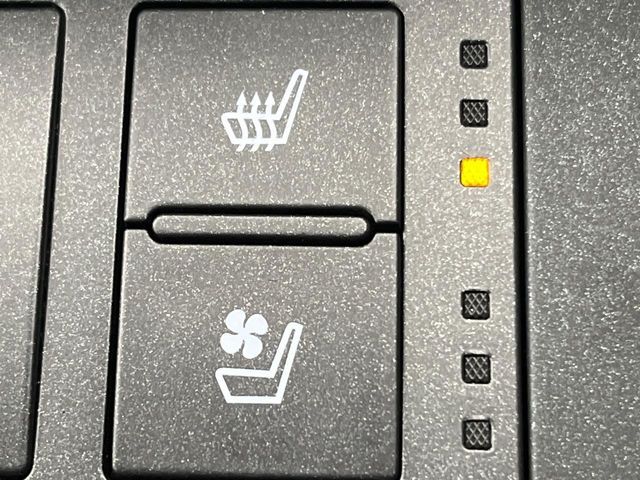 TOYOTA LEXUS IS300 2022 Image 31